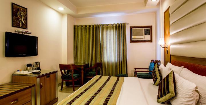 Hotel Bharat Continental Nuova Delhi Esterno foto